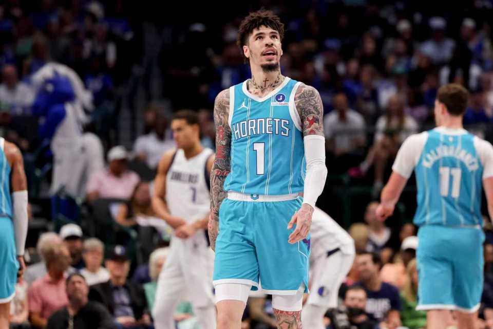 场对阵黄蜂 场对阵黄蜂