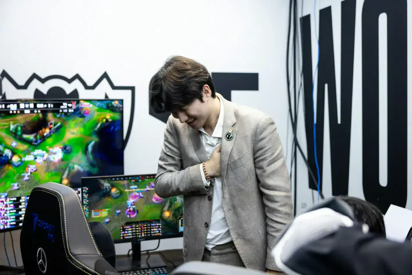 就是全员续, 赞助, entit