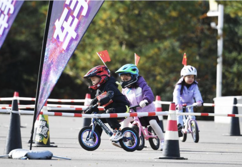 更通过全年 更通过全年